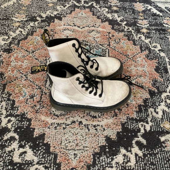 USED: DR. MARTENS BOOTS - Picture 5 of 7